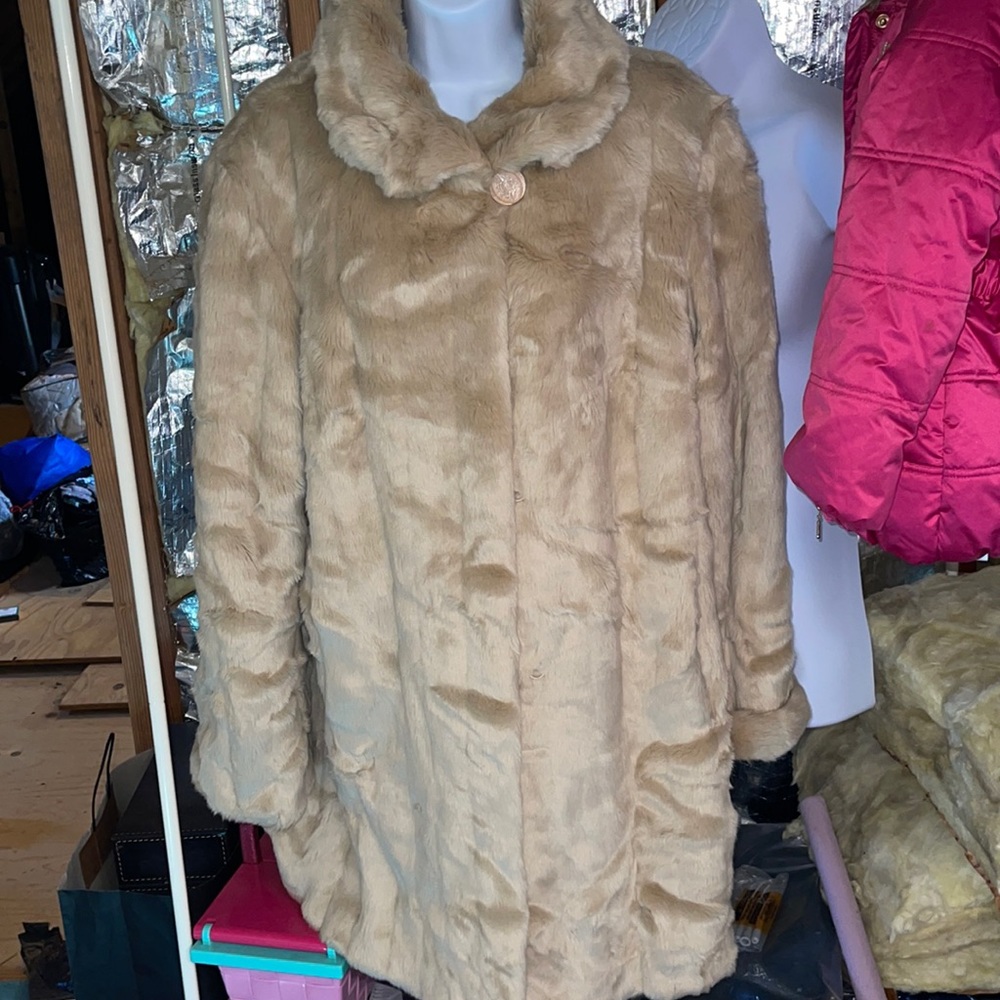 Faux fur giant delicious coat